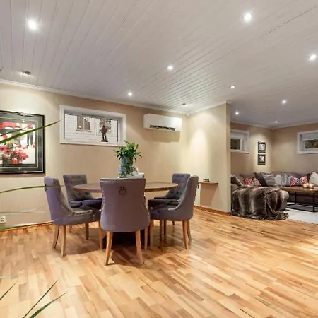 Hébergement de vacances Vinterferie Paske Jacuzzi, Balpanne Og Grill,