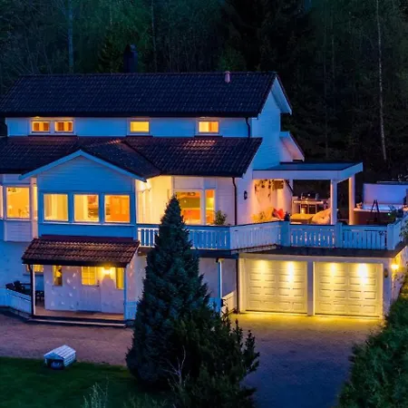 Дом отдыха Juleferie Og Nyttar ,jacuzzi, Balpanne Og Grill, Аскер