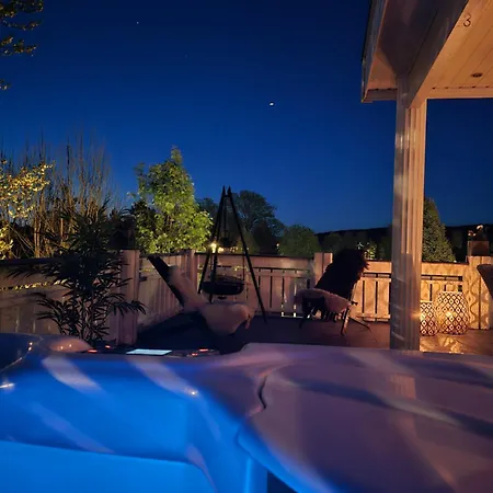 Sommerferie Egen Bat ,jacuzzi, Balpanne Og Grill,ukesleie I Juli Holiday home Asker