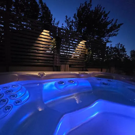 Sommerferie Egen Bat ,jacuzzi, Balpanne Og Grill,ukesleie I Juli * Asker