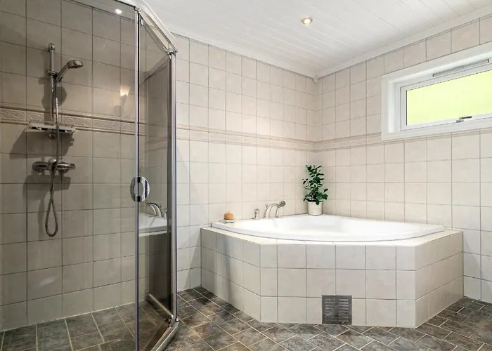 Vinterferie Paske Jacuzzi, Balpanne Og Grill, Asker